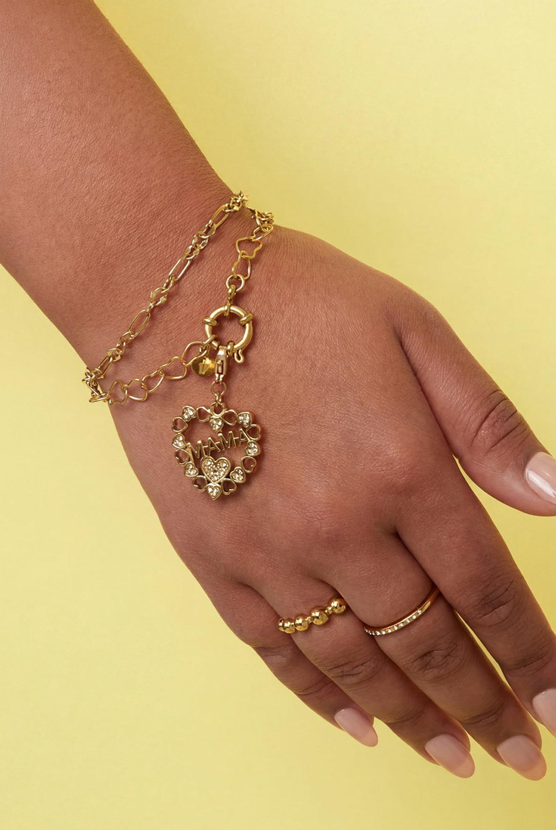 Bracelet avec fermoir avant et maillons en forme de cœur